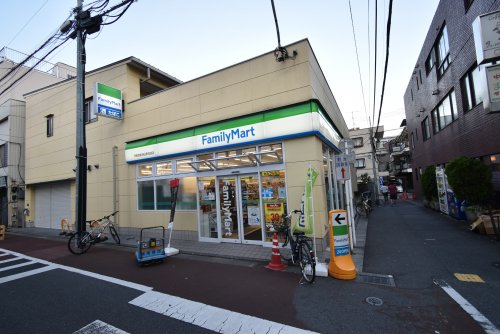 【コンビニエンスストア】ファミリーマート 伊勢彦鮫洲旧東海道店まで219ｍ