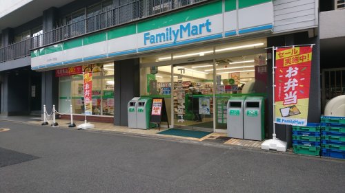 【コンビニエンスストア】ファミリーマート 代々木一丁目店まで4ｍ