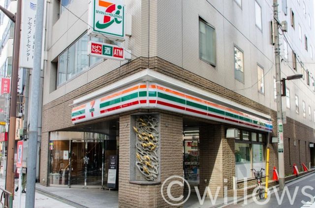 セブンイレブン神田須田町中央通り店 210m