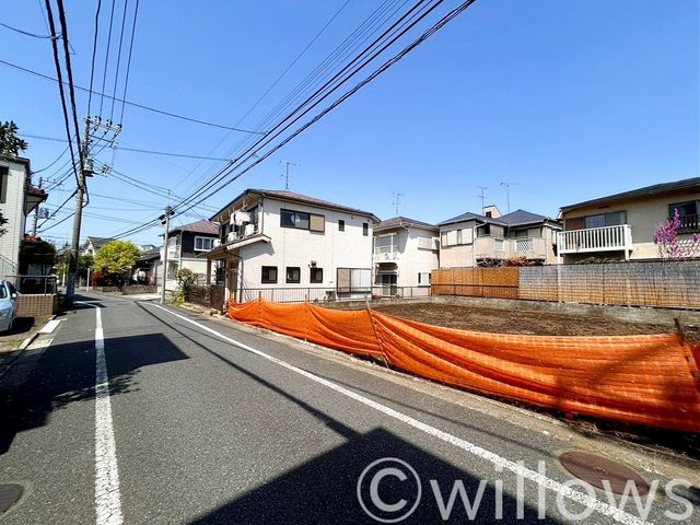 前面道路の幅員も5m以上確保できており、かつ南側道路接道のため、対象土地への陽当たりを確保できます。南側にバルコニーを設けることで、お部屋自体も明るくなりそうです。