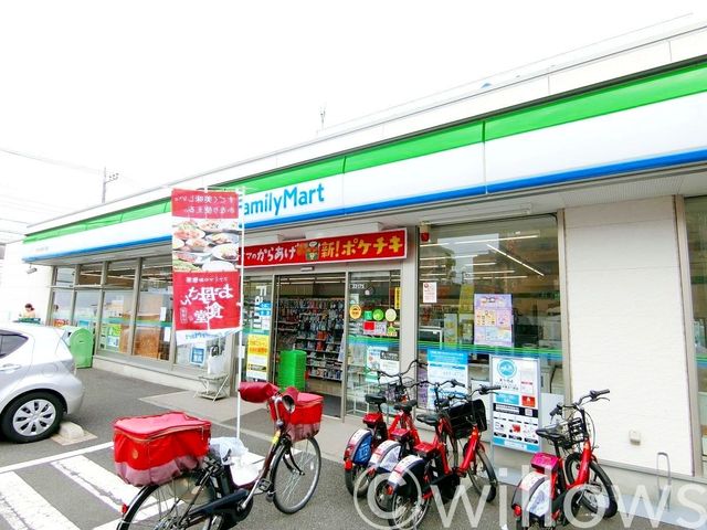 ファミリーマート大田久が原五丁目店 徒歩3分。 210m