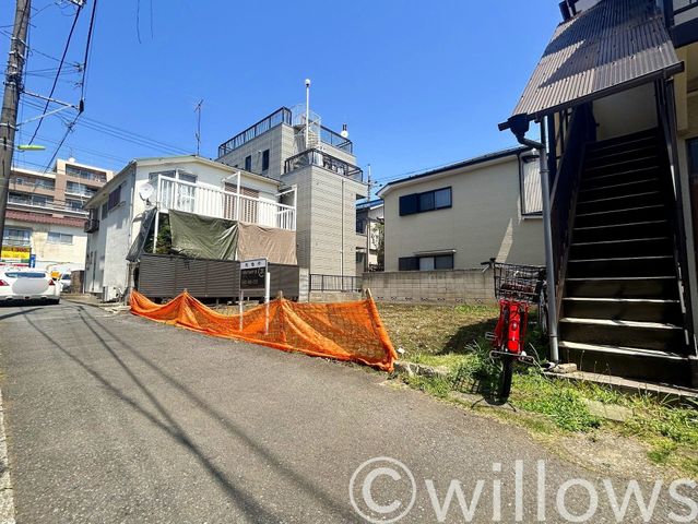 前面は車通りが大変少ないので、お子様が万が一飛び出してしまった場合へのリスクも軽減されます。