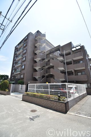 マンションは管理がすべてと言っても過言ではありません。たとえ築年数が経っていても、しっかりと管理されることで資産価値は保たれます。コミュニティの意識の高さ、資産を守る姿勢が伺えます。