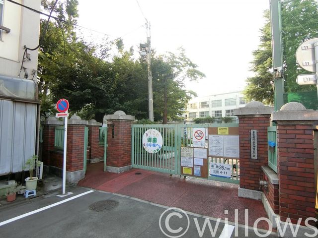 港区立御田小学校 徒歩6分。徒歩3分 430m