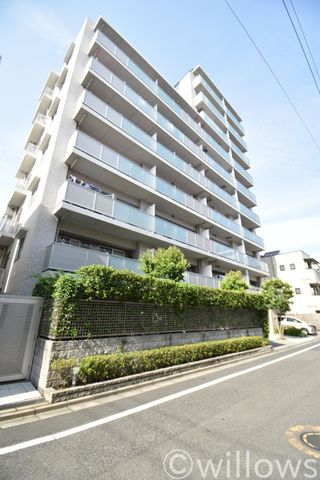 スーパーやコンビニ、幼稚園・小学校・中学校が近く子育てにも適した環境