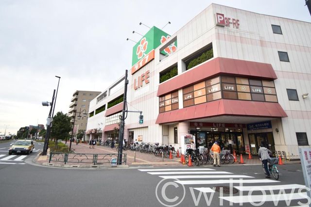 ライフ千川駅前店 徒歩26分。 2020m