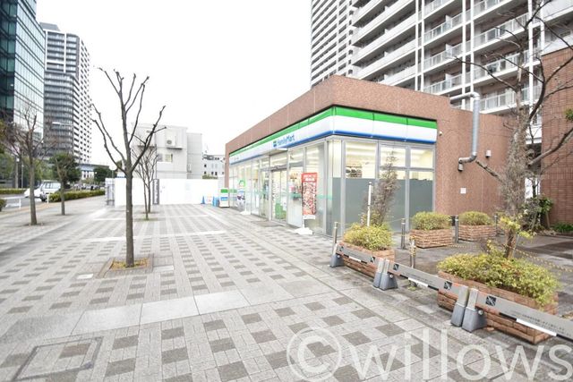 ファミリーマート品川シーサイド駅前店 徒歩4分。 250m