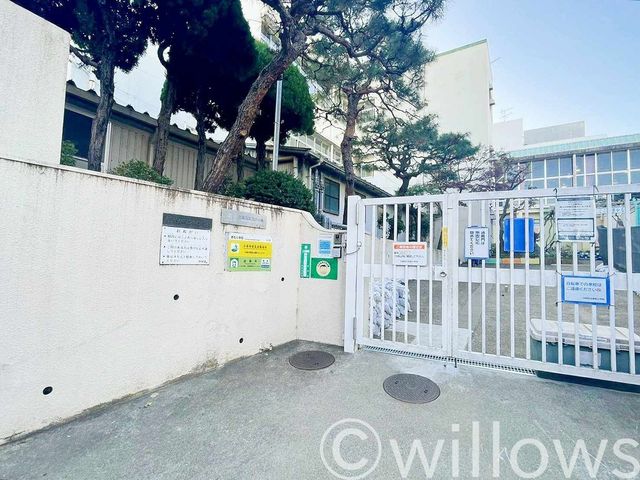 大田区立赤松小学校 徒歩3分。 180m