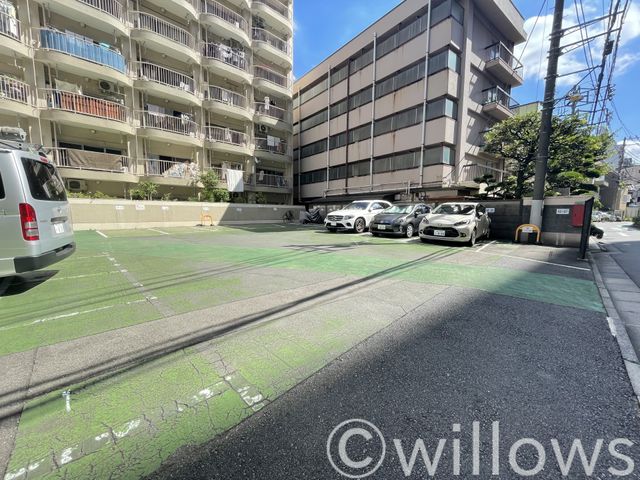 駐車場の空き情報はすぐに確認いたしますのでお気軽にお申し付けください。