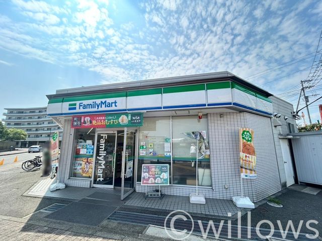 ファミリーマート横浜コットンハーバー店 徒歩2分。 120m