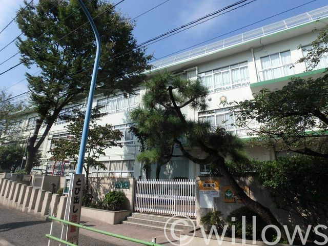 新宿区立西戸山小学校 徒歩3分。 230m