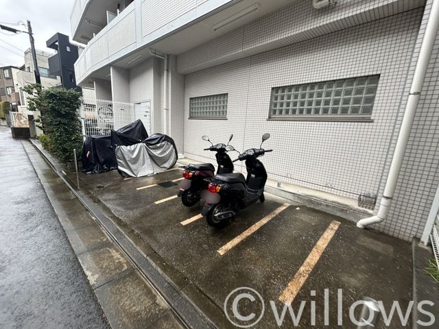 バイク置き場も完備