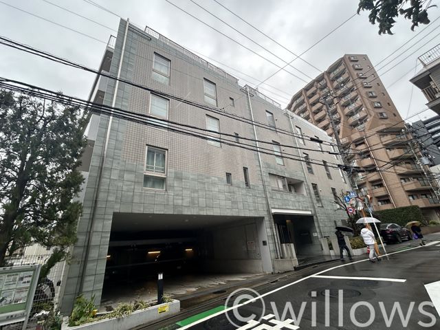 複数路線利用可能で通勤や買い物に便利