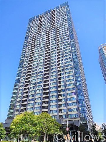 地上44階建て（23階部分）のマンションです。高層階のため一面を見晴らす眺望の良さが特徴です。