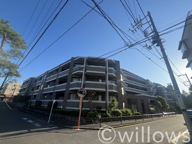 それぞれ独特の顔を持つあなただけのお住まい。住戸によって暖かい日差しの入り方・見え方も違います。実際の日当たりや現地の雰囲気をぜひ現地でご確認くださいませ。