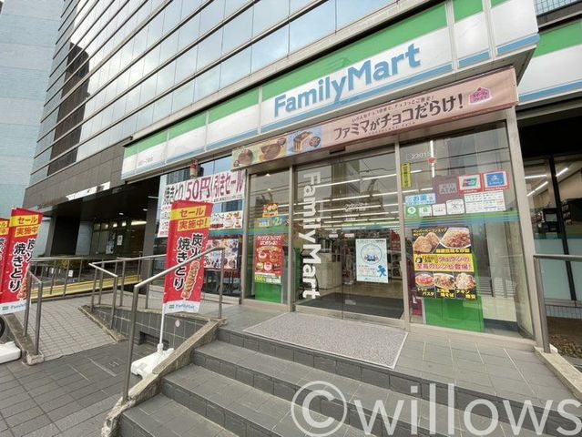 ファミリーマート辰巳一丁目店 徒歩6分。 450m